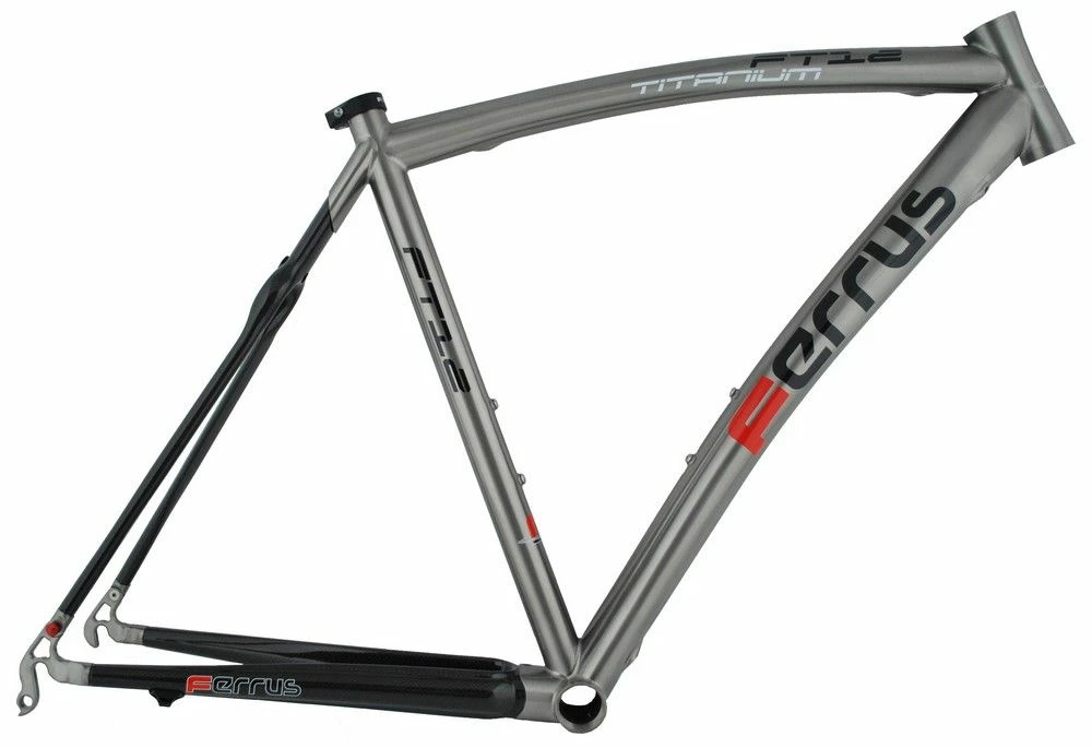Cadre Ferrus Titane FT.12 3Al/2.5V - Arrière Carbone 3 Cadre Ferrus Titane FT.12 3Al/2.5V - Arrière Carbone